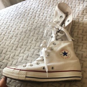 Converse Chuck Taylor All Star High Tops - size 6